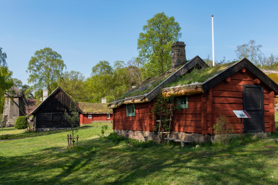 Byggnader på Friluftsmuseet Hallandsgården.