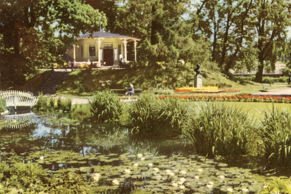Äldre bild över Rotundan i Norre Katts park.